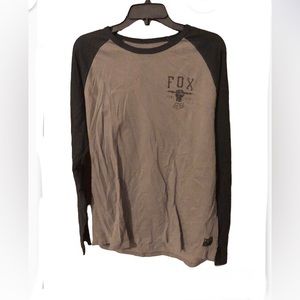 NWOT FOX Premium Fabric Slim Fit baseball T-shirt, L, Tan and Black